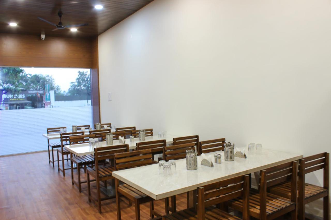 Hotel Rain Sky Inn Lonavala Exterior foto